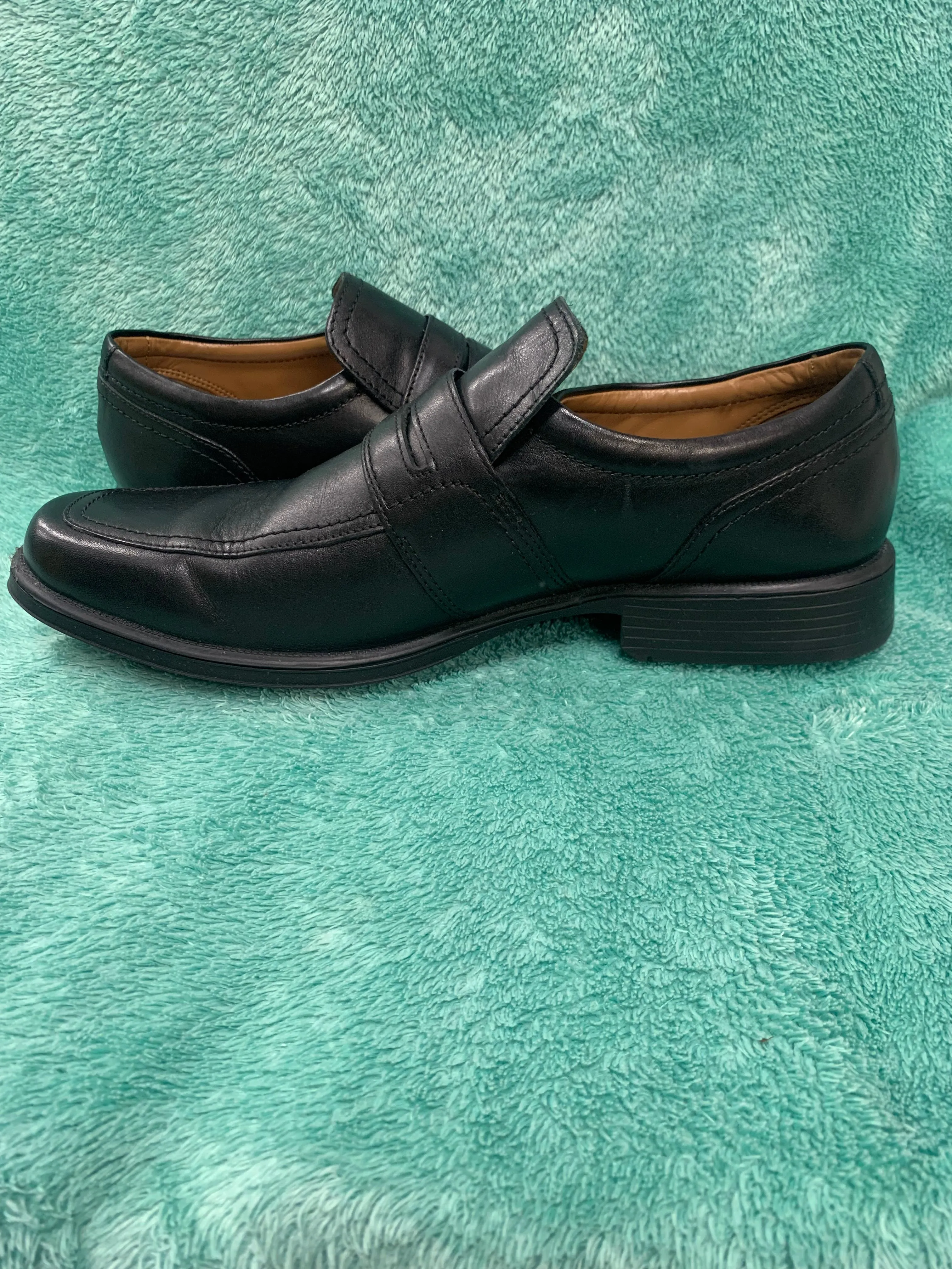 Race Shoes Asics Clarks Mens Black Loafer Style Shoe Size 9.5G