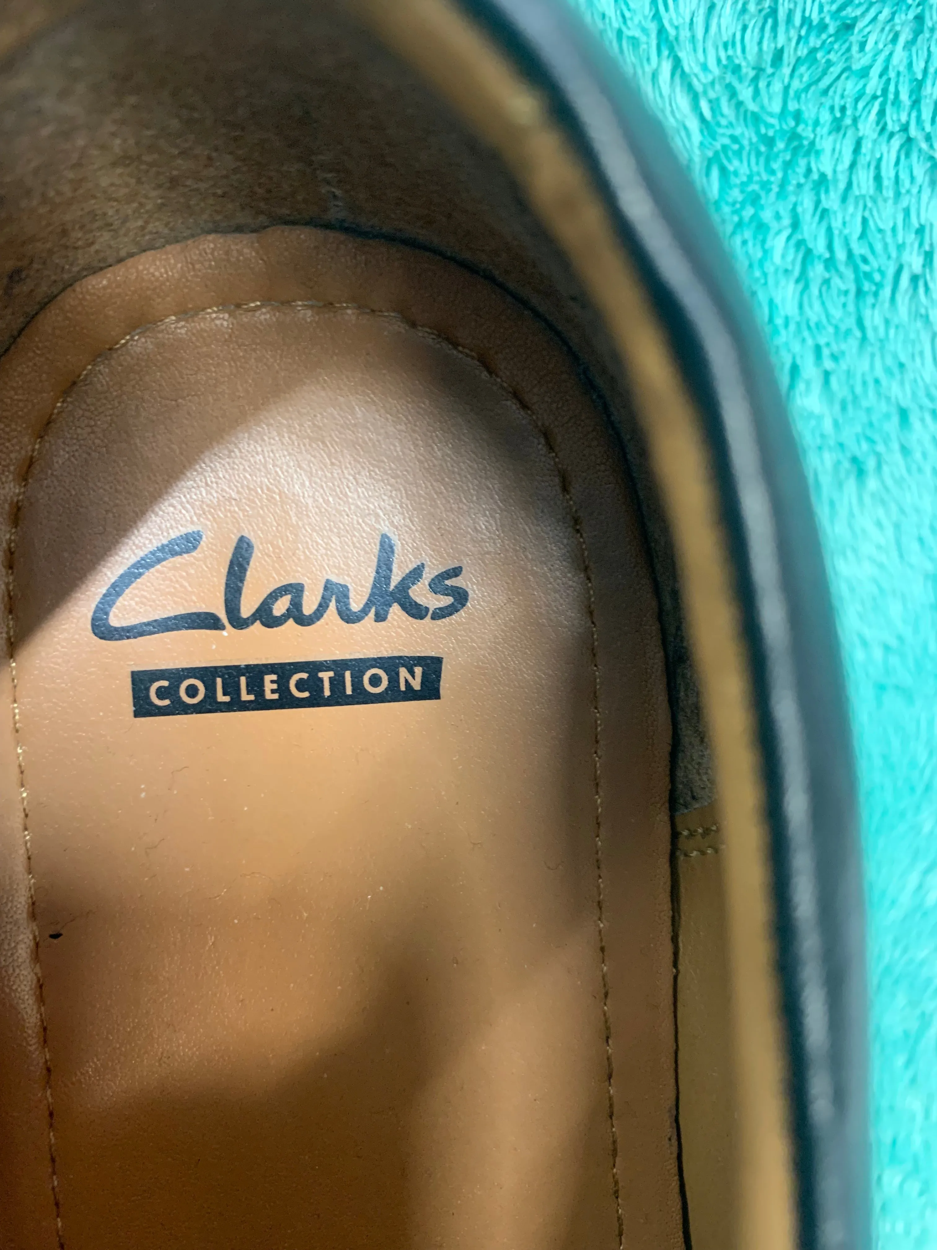 Clarks Mens Black Loafer Style Shoe Size 9.5G Asics Gel Nimbus Walking Shoes