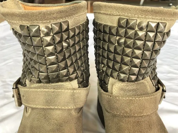 Adidas Courtjam Control 3 Tennis Shoes ASH Size 6 Titan Beige Suede Studded Moto Boots