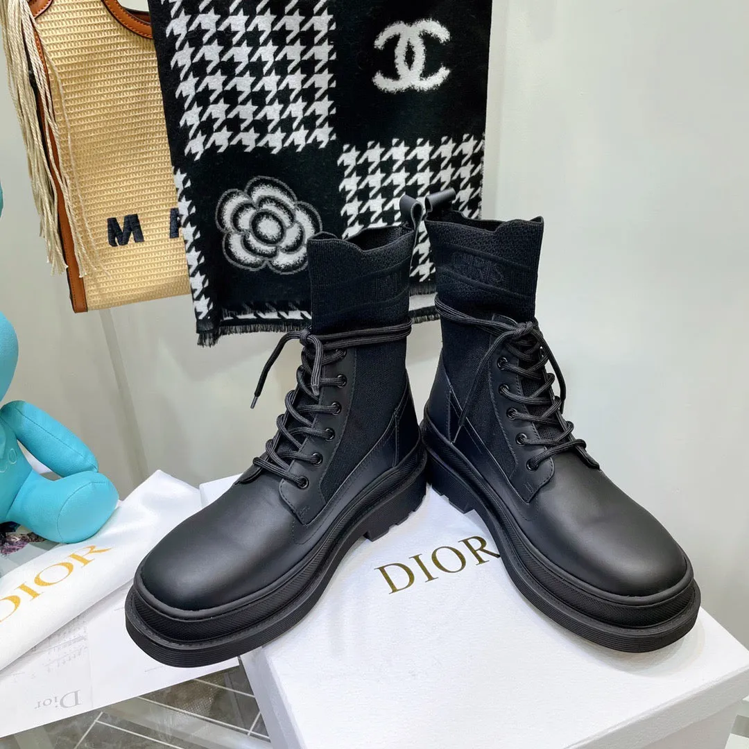 Adidas Powerlift Weightlifting Shoes SE696   Size 4-10Material: Cowhide  Lining: Sheep skin Sole: Rubber