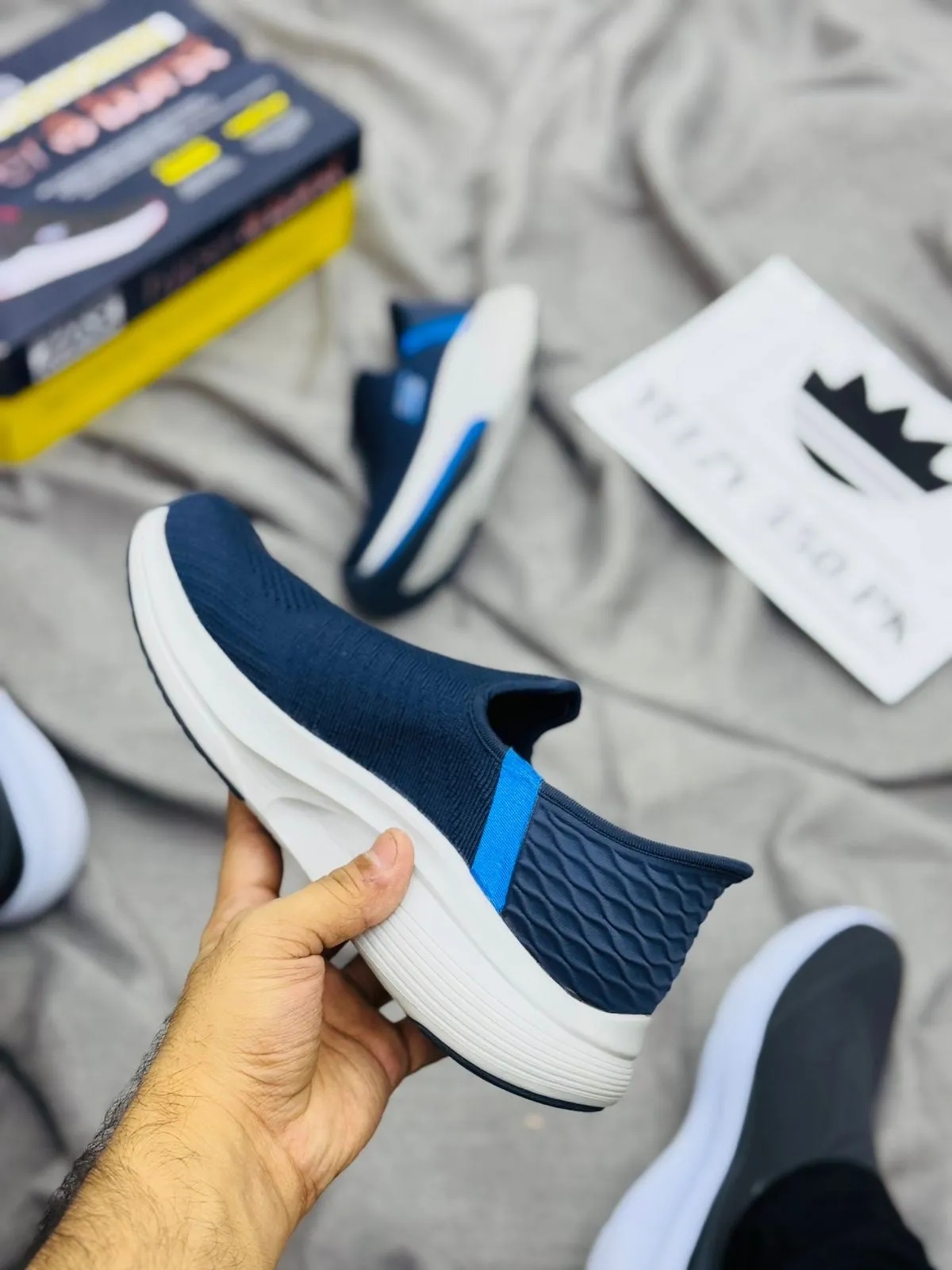 Skechars slip in medicate Asics Upcourt 4 Tennis Shoes