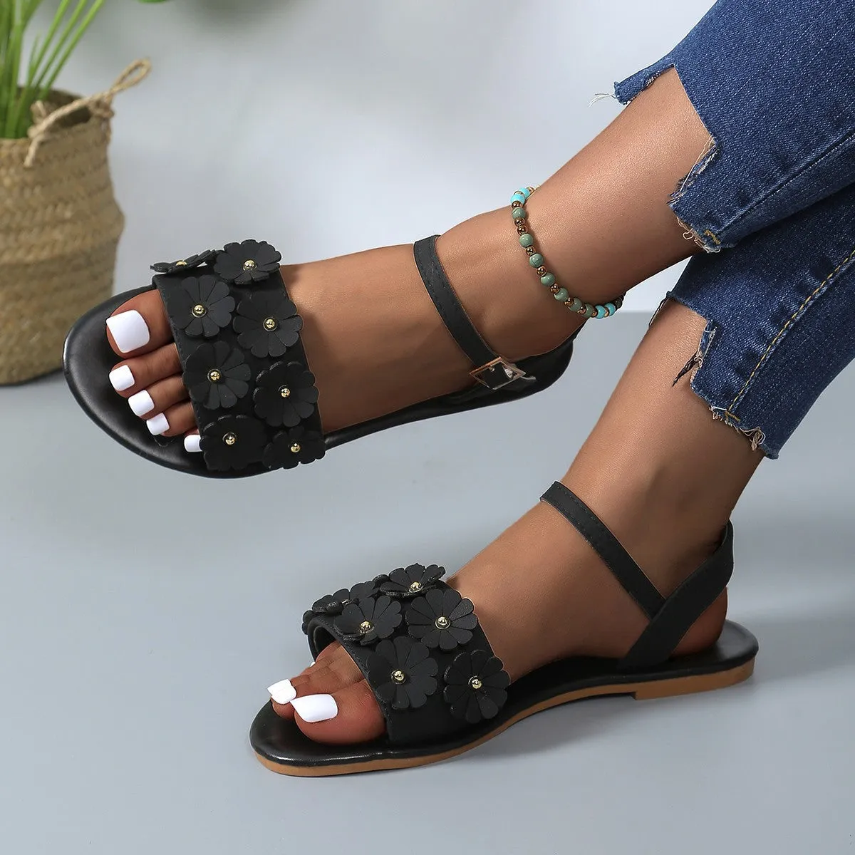 Retro Flowers Sandals Summer Casual Versatile Round Toe Buckle Flat Beach Shoes For Women New Roman Shoes Best Shoe Brands Flat Feet