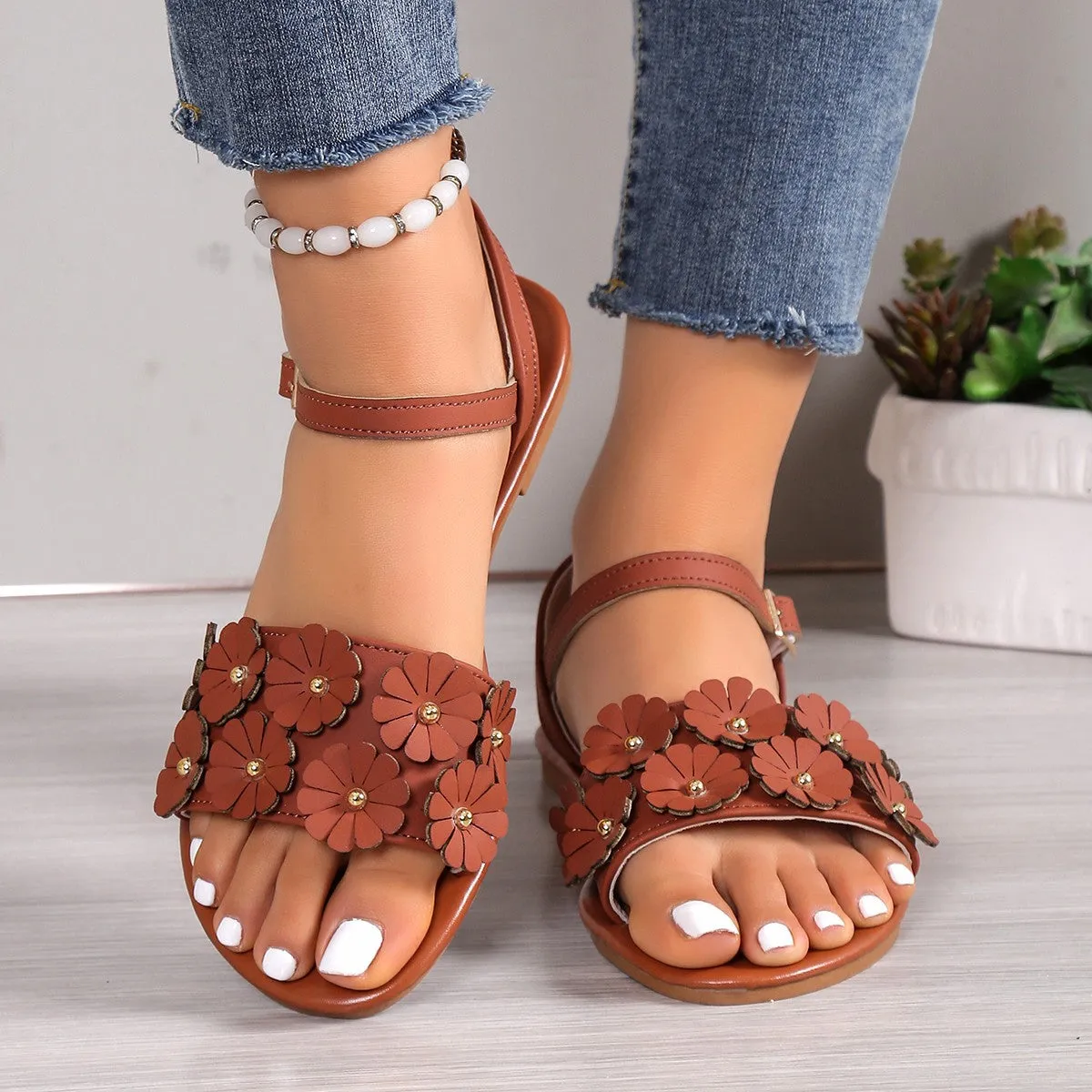 Retro Flowers Sandals Summer Casual Versatile Round Toe Buckle Flat Beach Shoes For Women New Roman Shoes Shoe Bakery Flats
