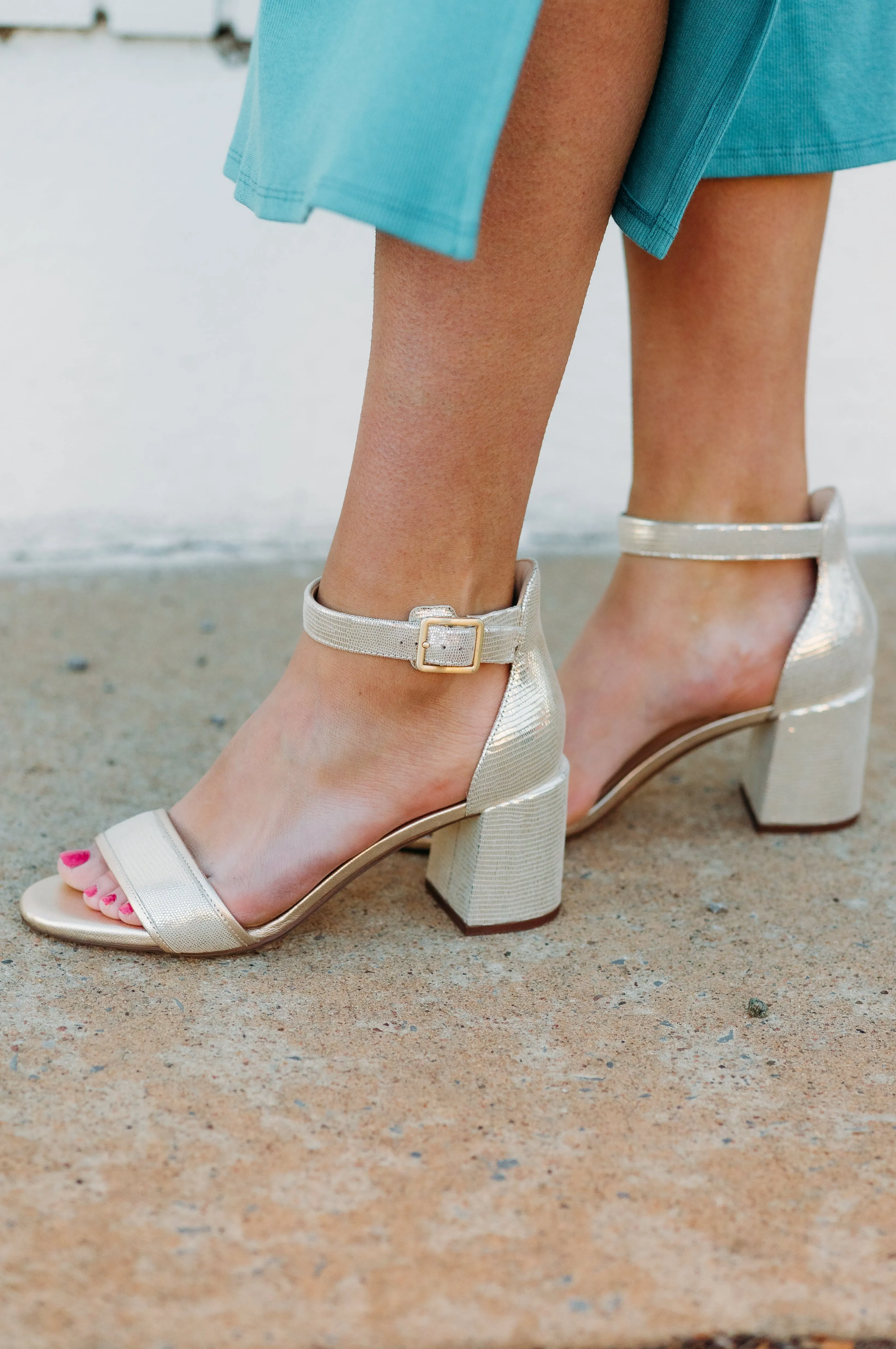 Court Shoes Asics Clarks: Ezoria Mae Champagne Interest