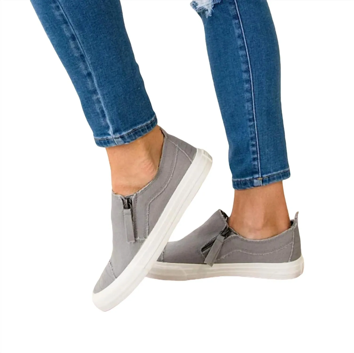 Gypsy Jazz - Women's Zippy Sneakers Sneakers With V Logo