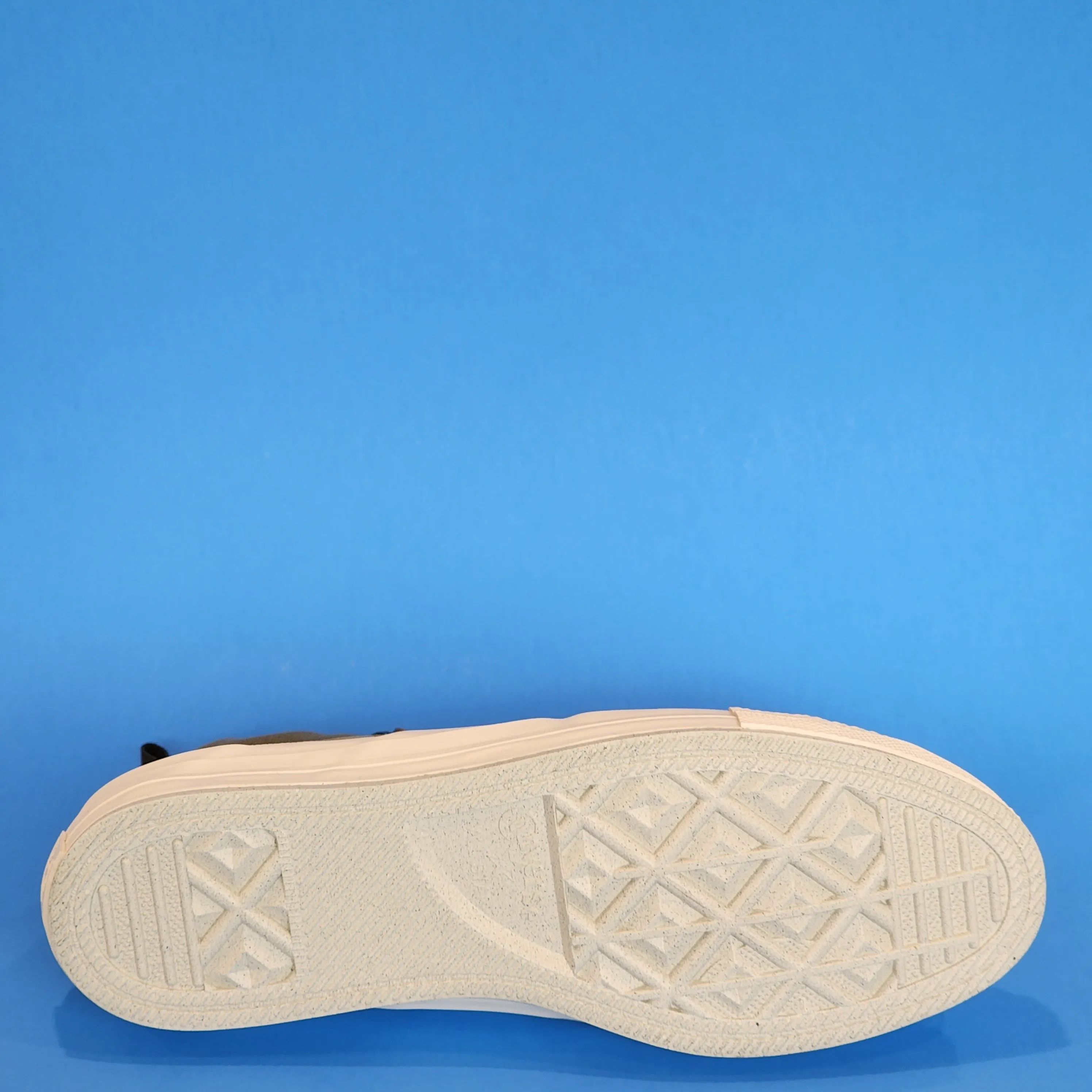 Converse Chuck 70 Gore-Tex Utility Counter Climate Waterproof Sneakers A01573C Asics Trail Scout 3 Running Shoes