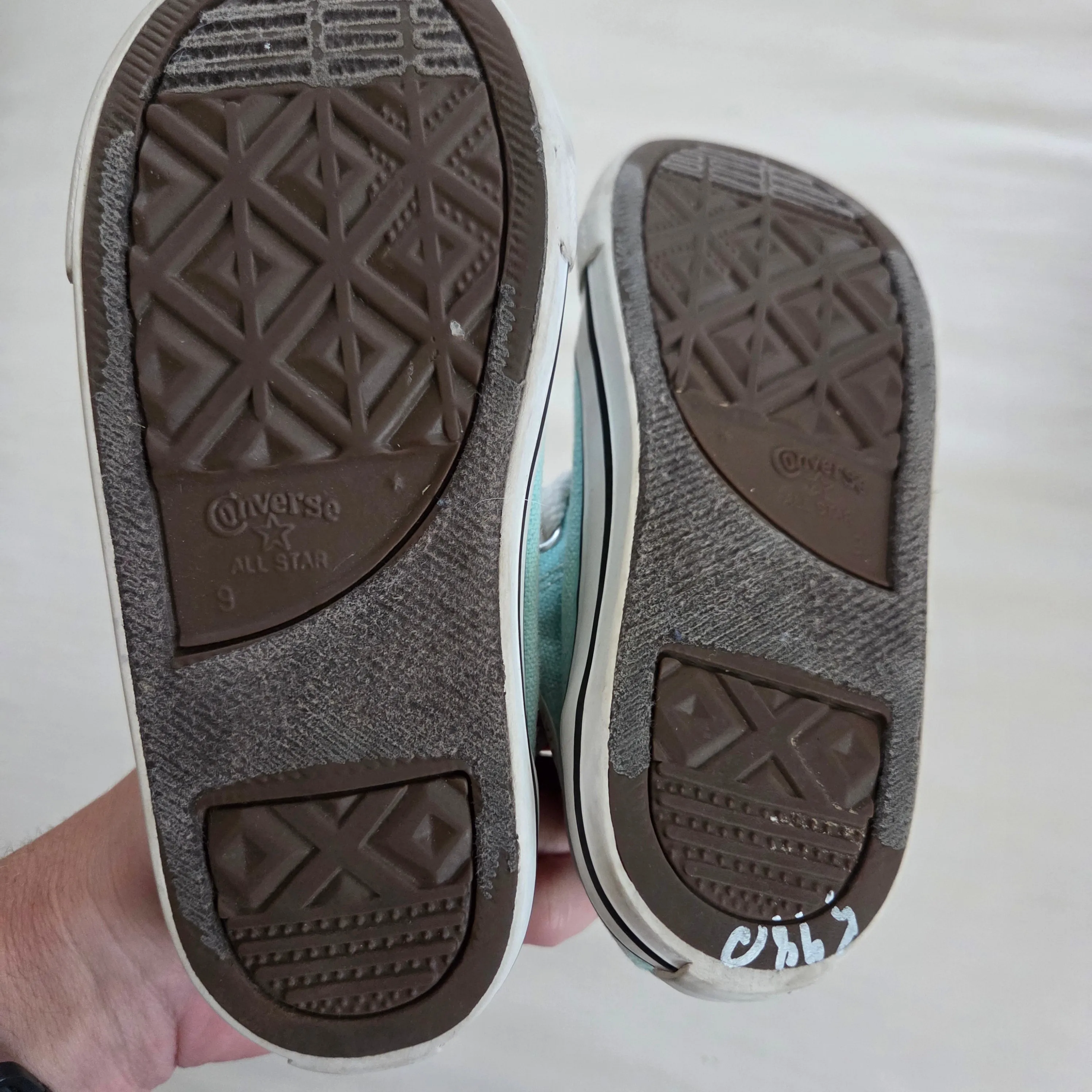 Asics Carbon Plate Running Shoe Converse Sky Blue Hightops toddler 9