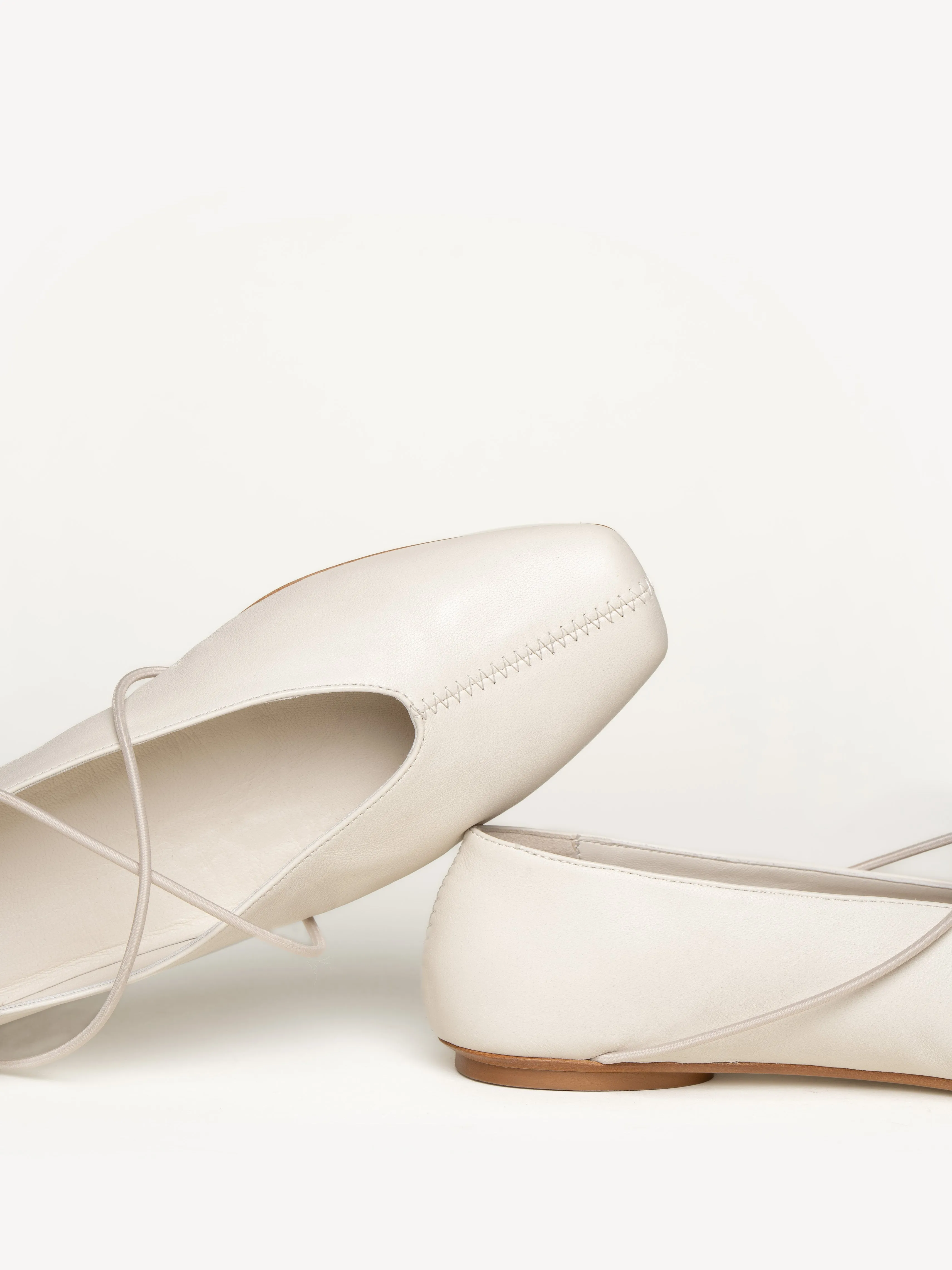 The Una Flat Spring Shoes