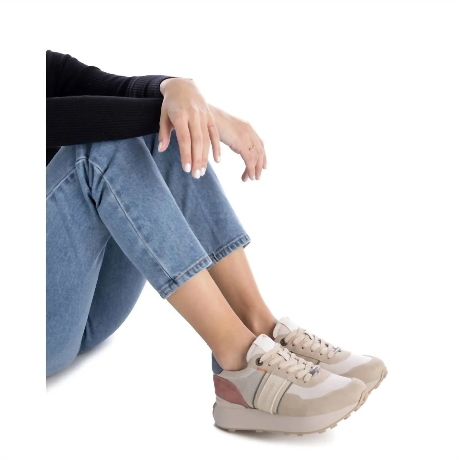 Comfortable Travel Sneakers Xti - Women's Trainer Sneakers