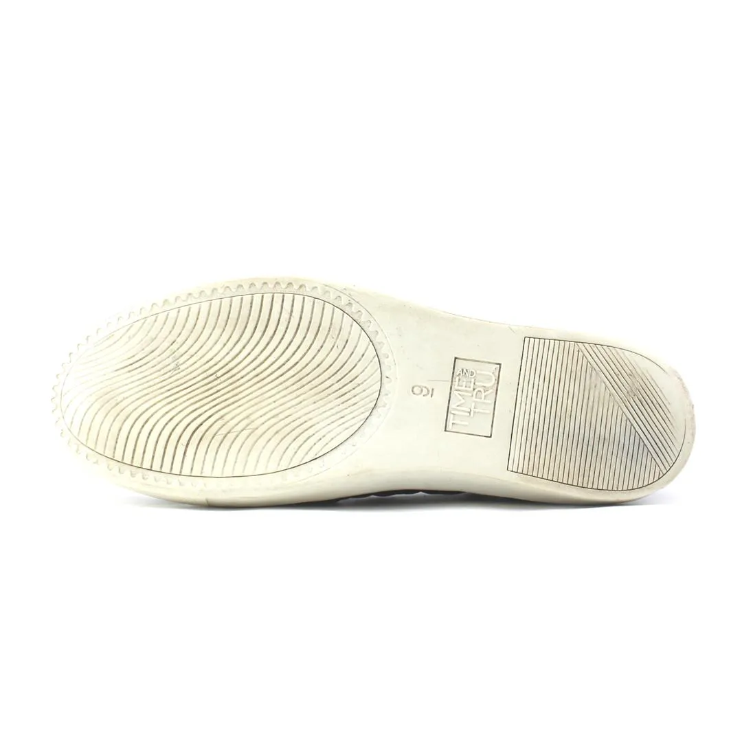 TIME AND TRU MEMORY FOAM Casual Shoes To Wear With A Dress