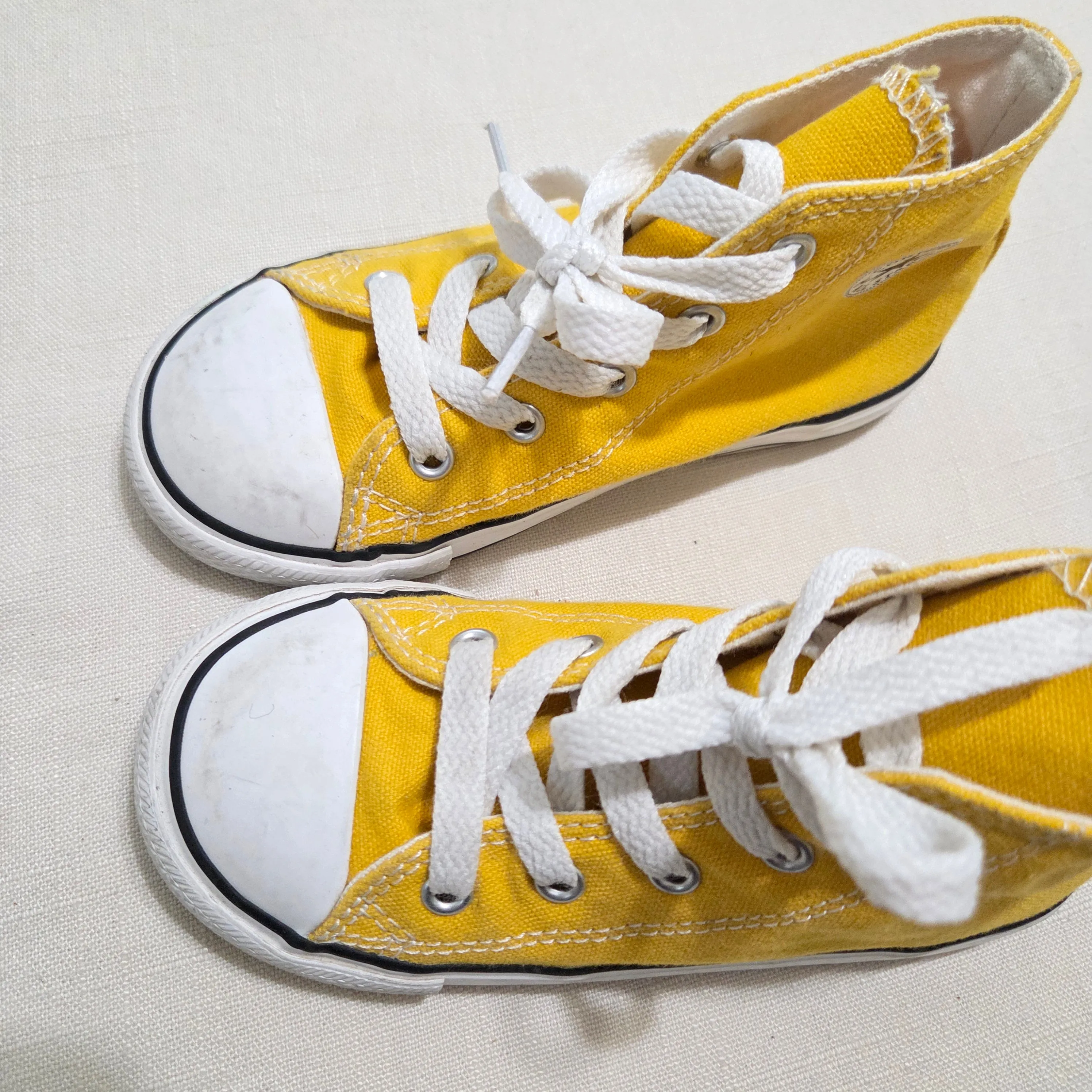 Converse Yellow High Top Shoes toddler 10 Asics Duomax Running Shoes