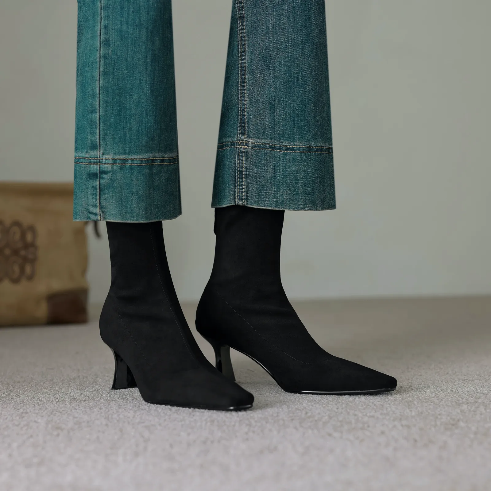 USS Shoes Luisa Women's Ankle Stretch Boots White Adidas Volleyball Shoes