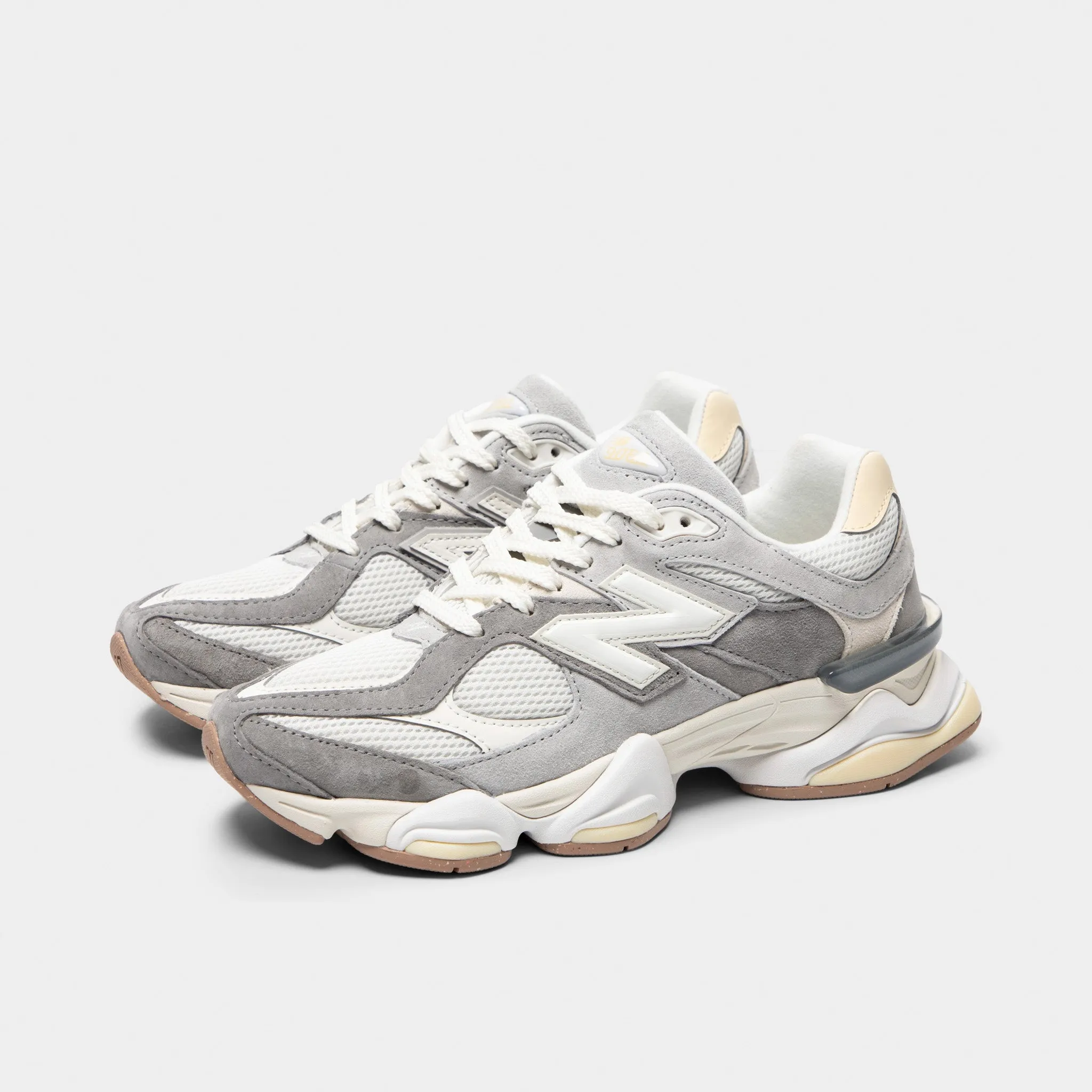 New Balance 327 Beige White New Balance 9060 Slate Grey / Calcium