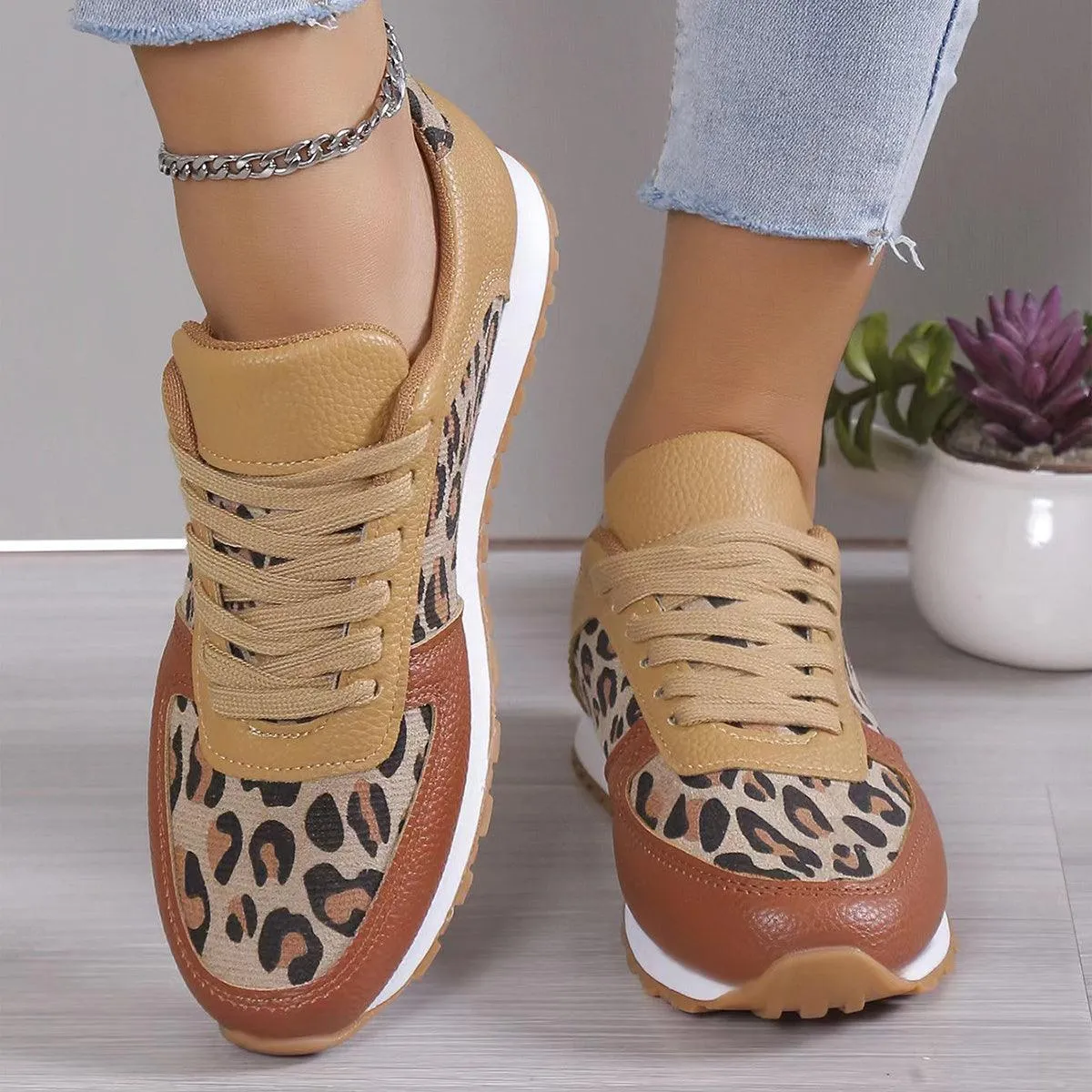 Fashoin Leopard Print Lace-up Sports Shoes For Women Shoes Glitter Flats