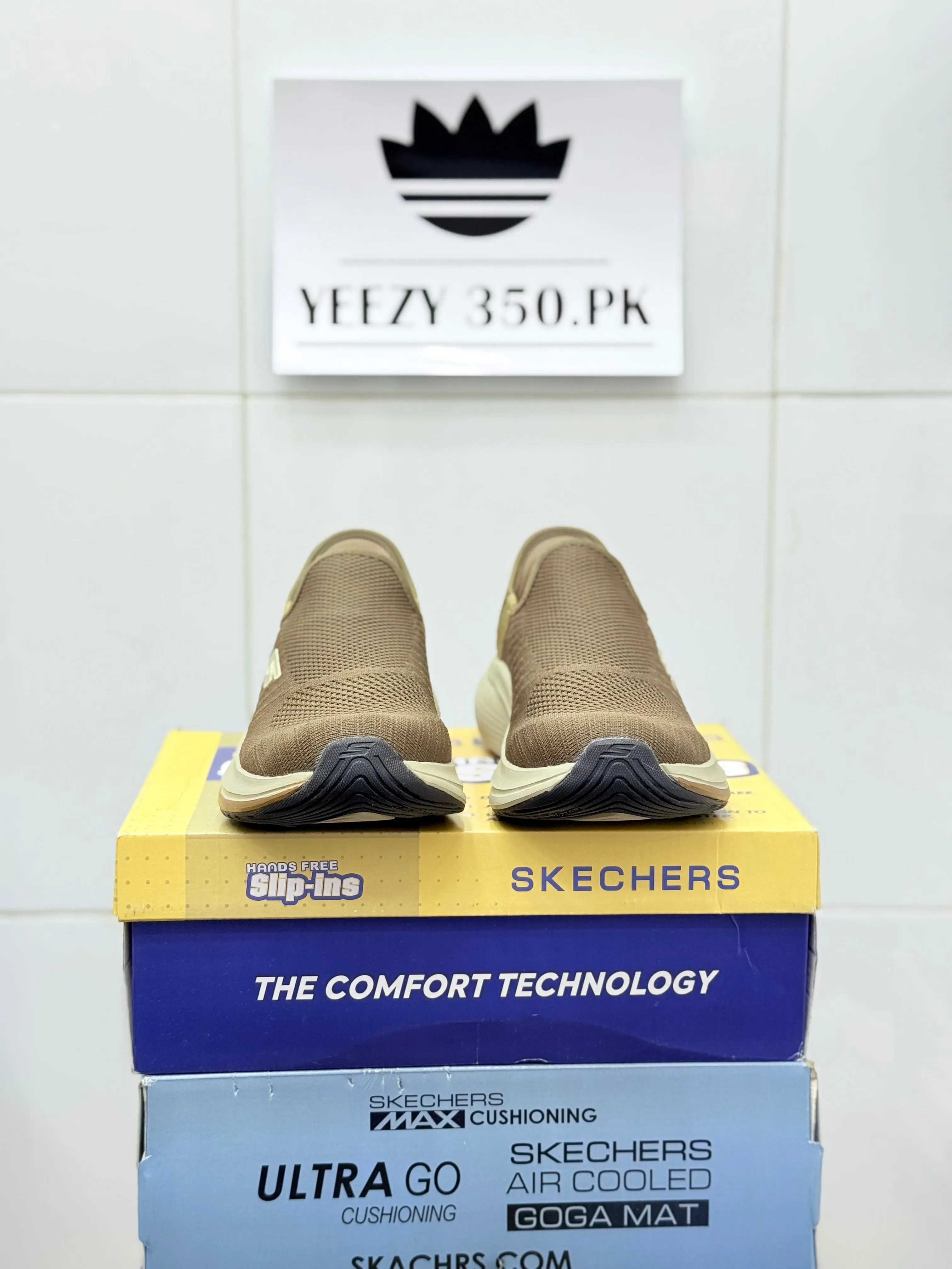 Skechars slip in Art z1 Adidas Ozweego Running Shoes