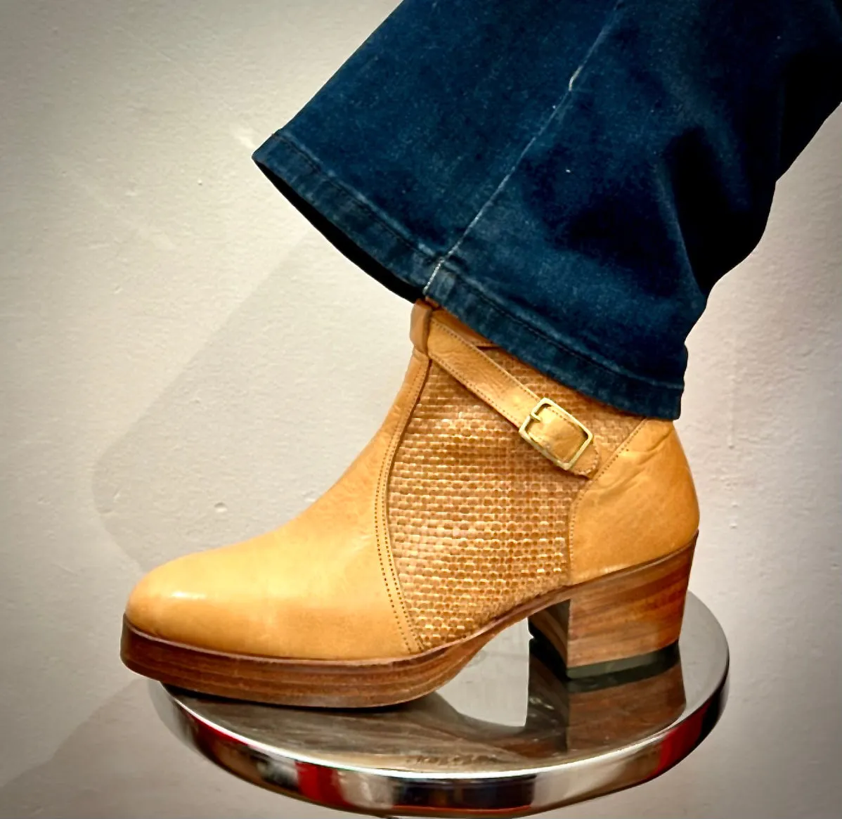 Adidas Alphaedge Running Shoes Rare 70s Tan Leather Platform Boots