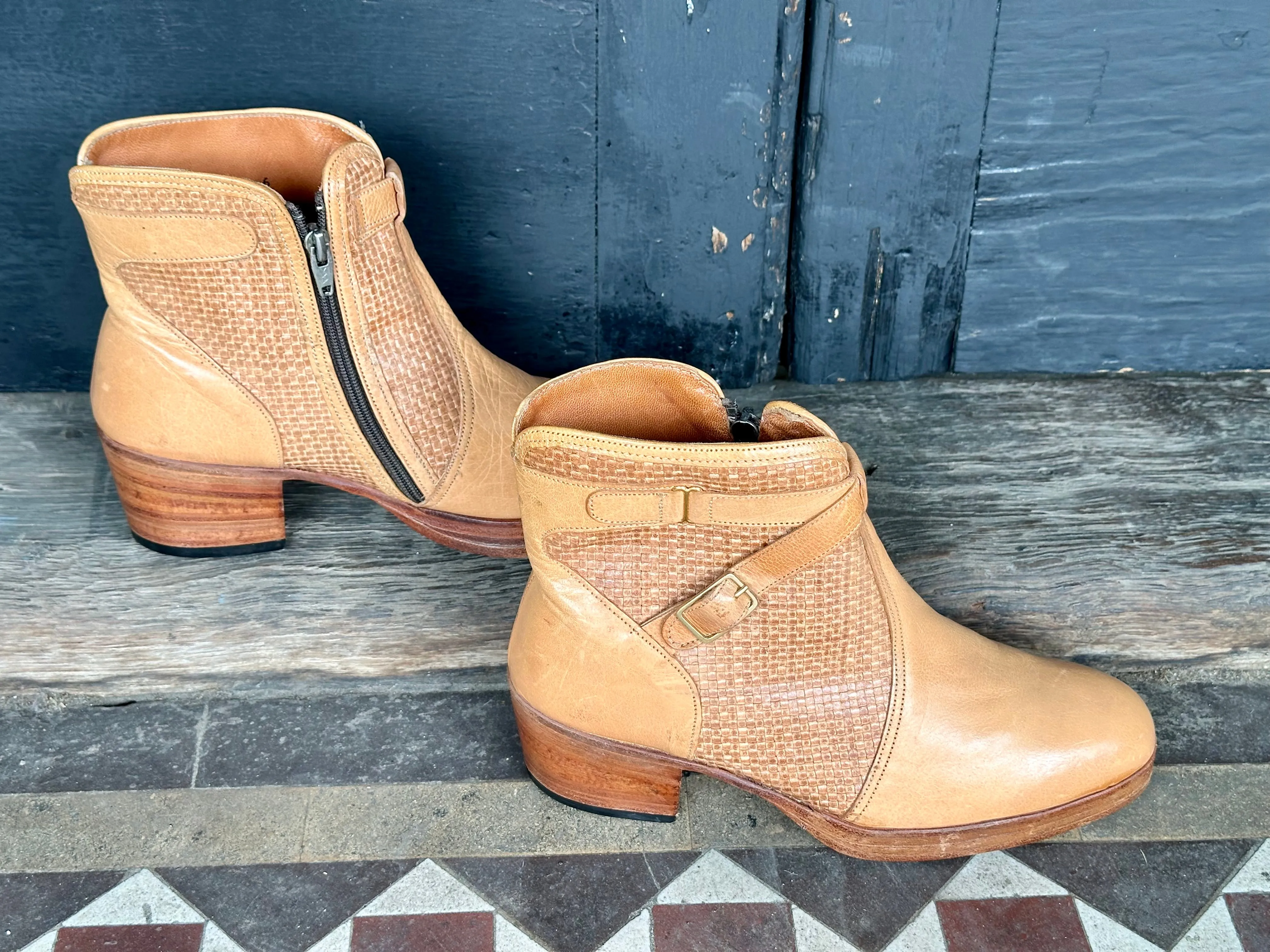 Rare 70s Tan Leather Platform Boots Adidas Game 3 Shoes