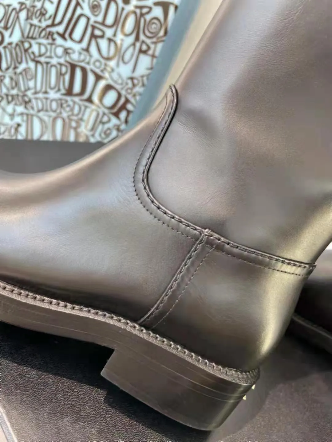 Run Adidas Shoes SE673  Size 4-11