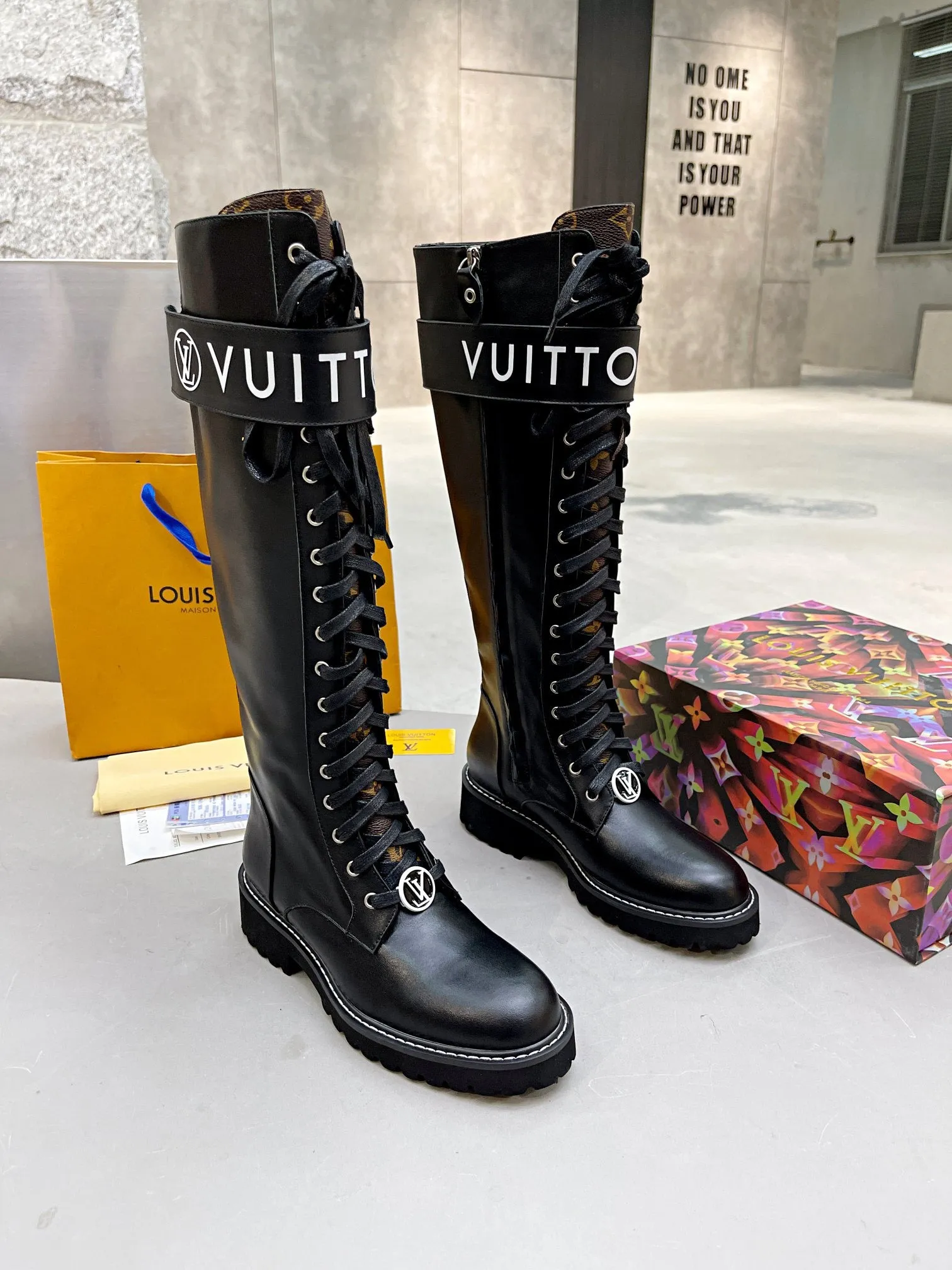 Recycled Plastic Shoes Adidas SE689  Size 5-11