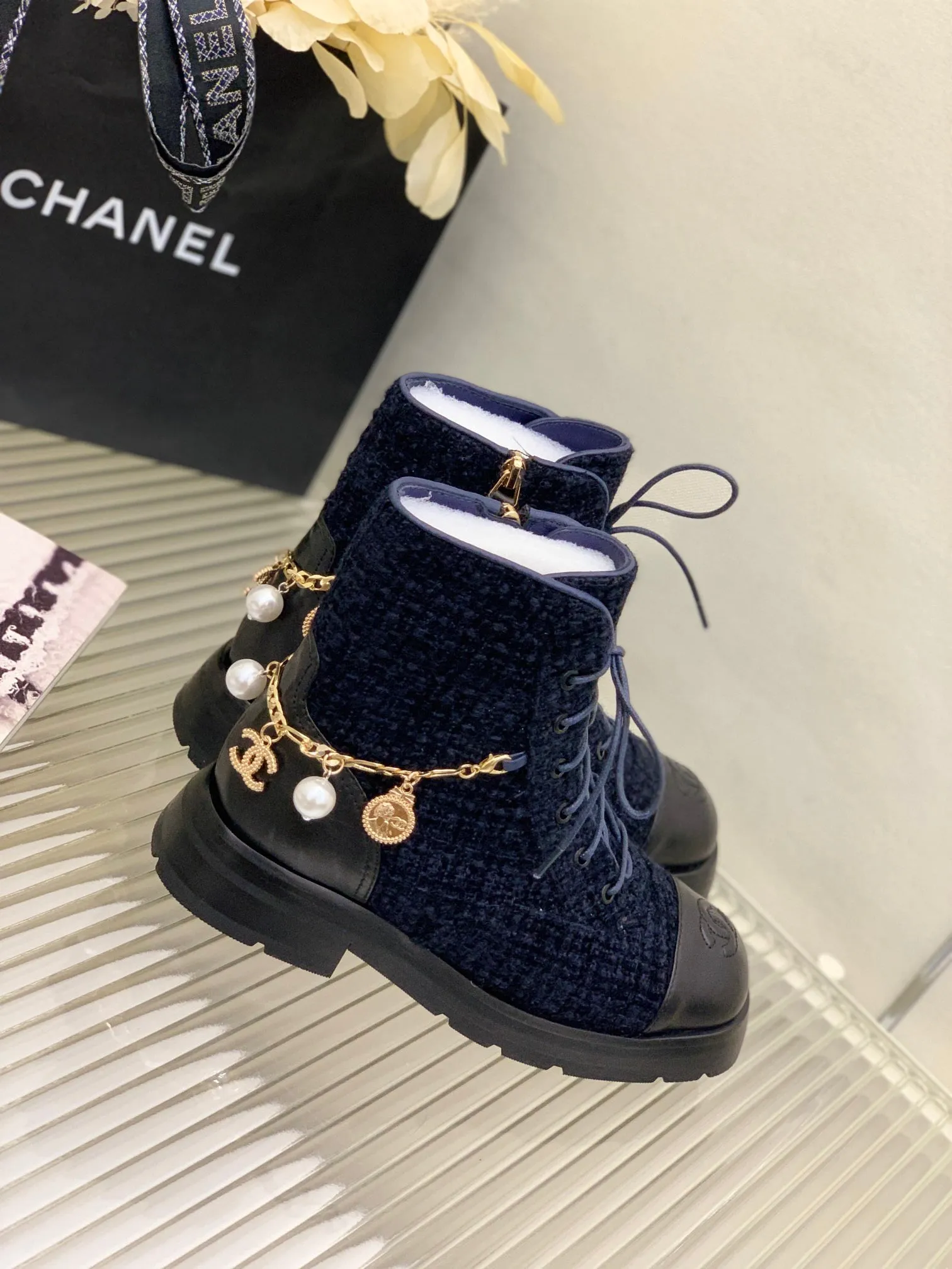 Adidas Ubounce Dna Athletic Shoe SE940 CC Boots / Size5-10