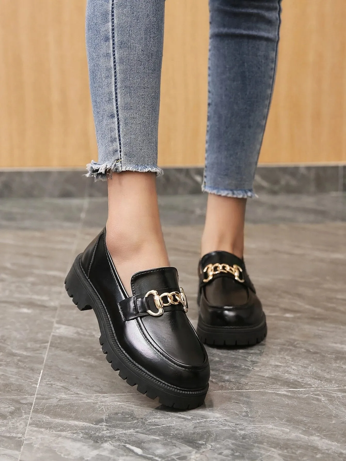 Leisure Handsewn Penny Loafers SHEIN Round Toe Flats Women Minimalist Chain Decor Loafers