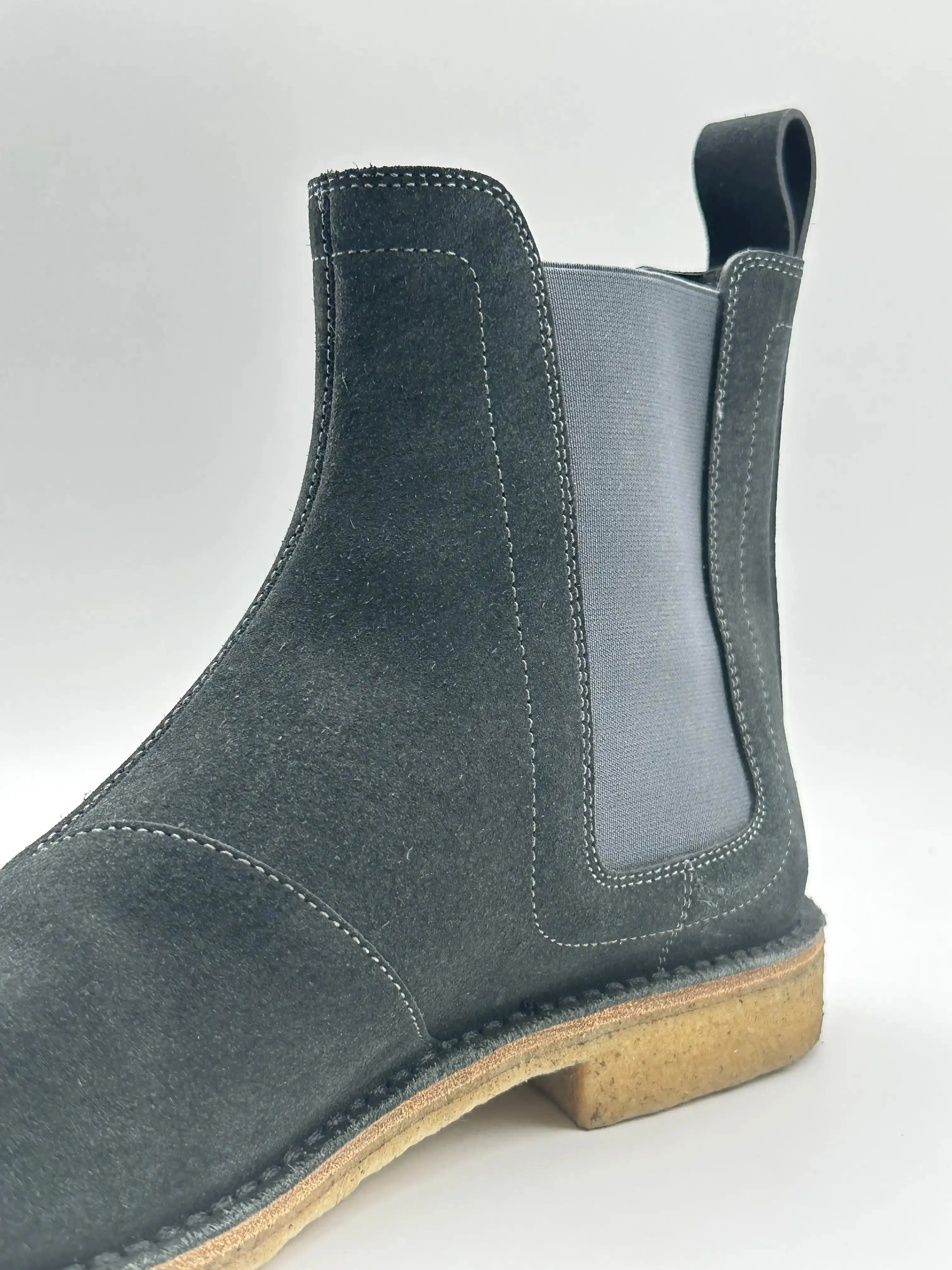 Round Toe Ostrich Boots Stivaletto In Suede