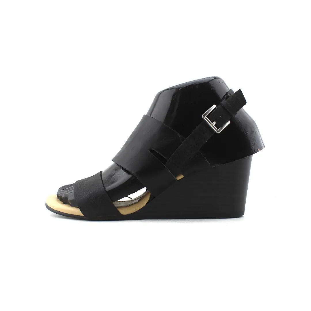 Yeezy Slide DEXFLEX COMFORT. .