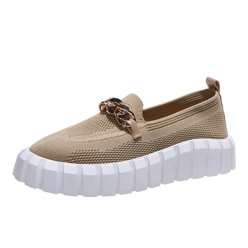 Women's Gold Chain Loafers for Comfy Walks Saude Loafers