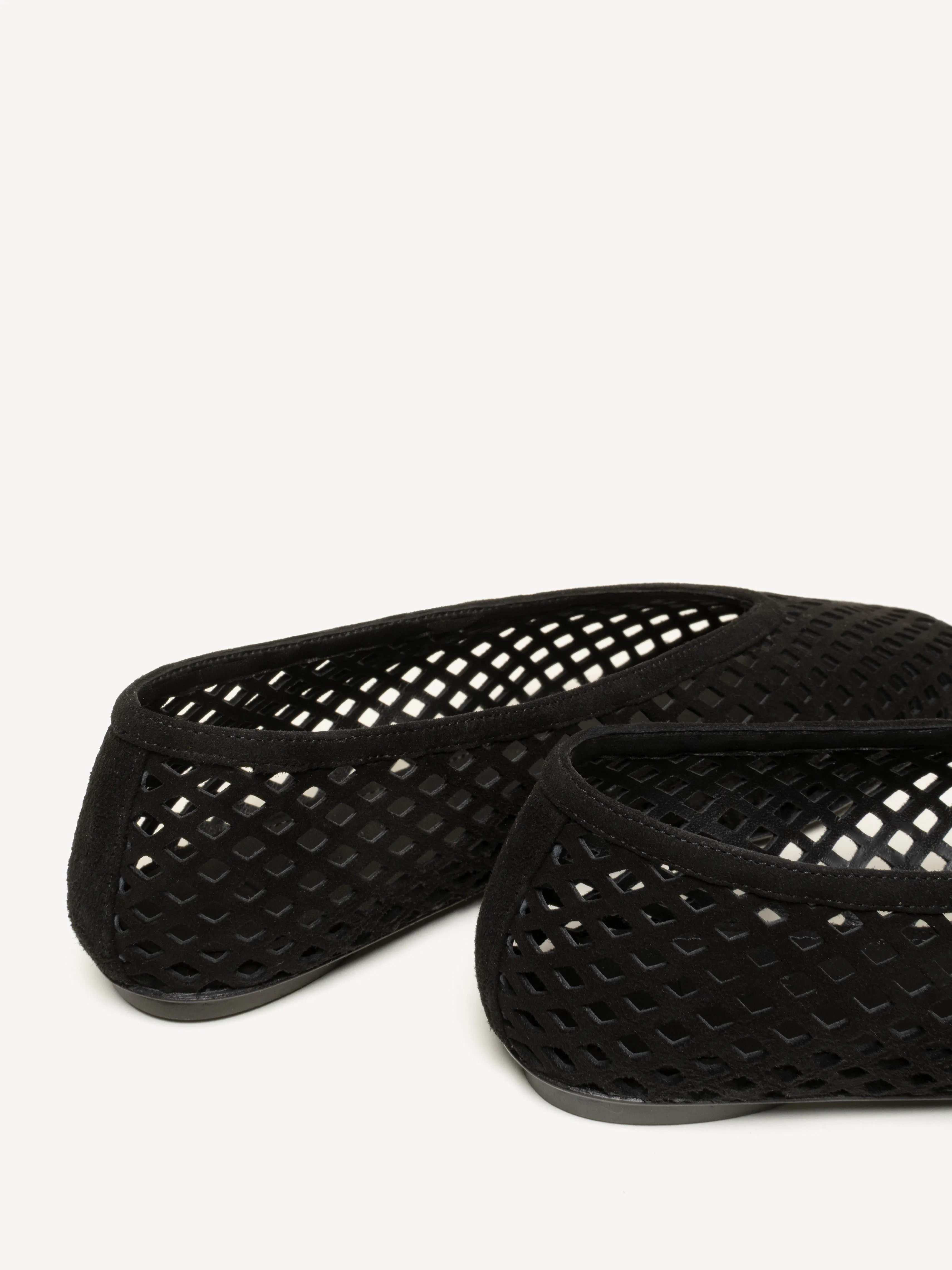 The Ginetta Running Shoes With Flat Sole