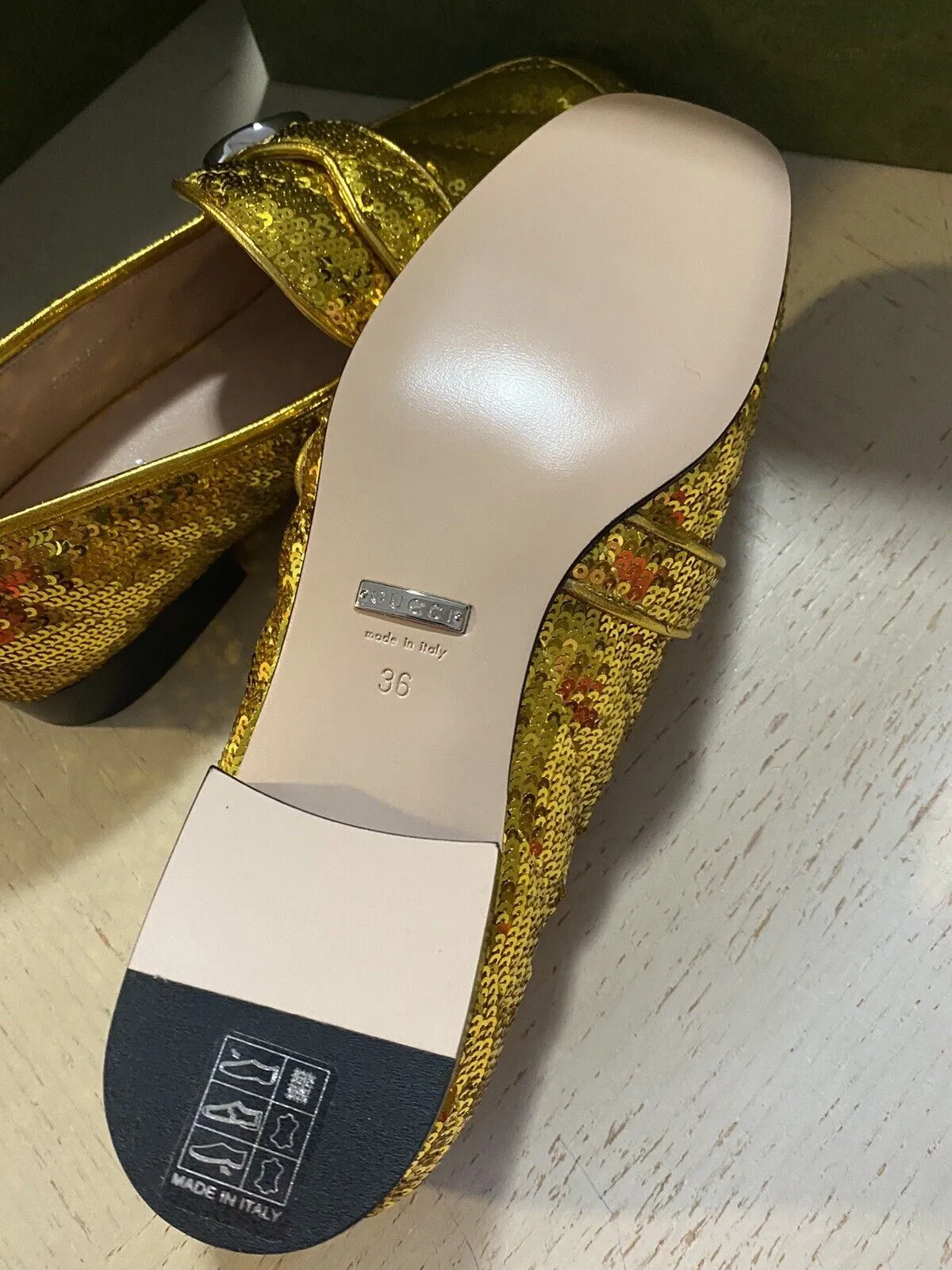 NIB $1750  Gucci Women GG Logo Loafers Shoes Gold 6 US/36 Eu 646557 Croc Loafers