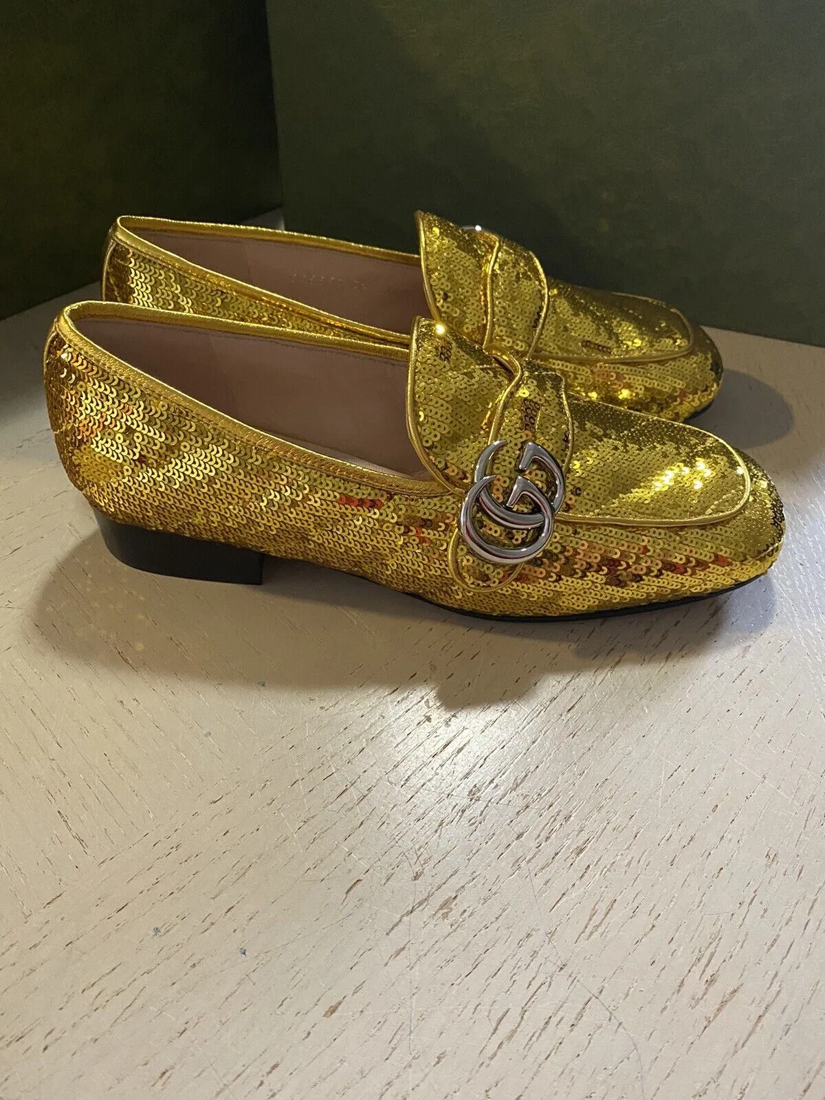 NIB $1750  Gucci Women GG Logo Loafers Shoes Gold 6 US/36 Eu 646557 Loafers Bread Slippers