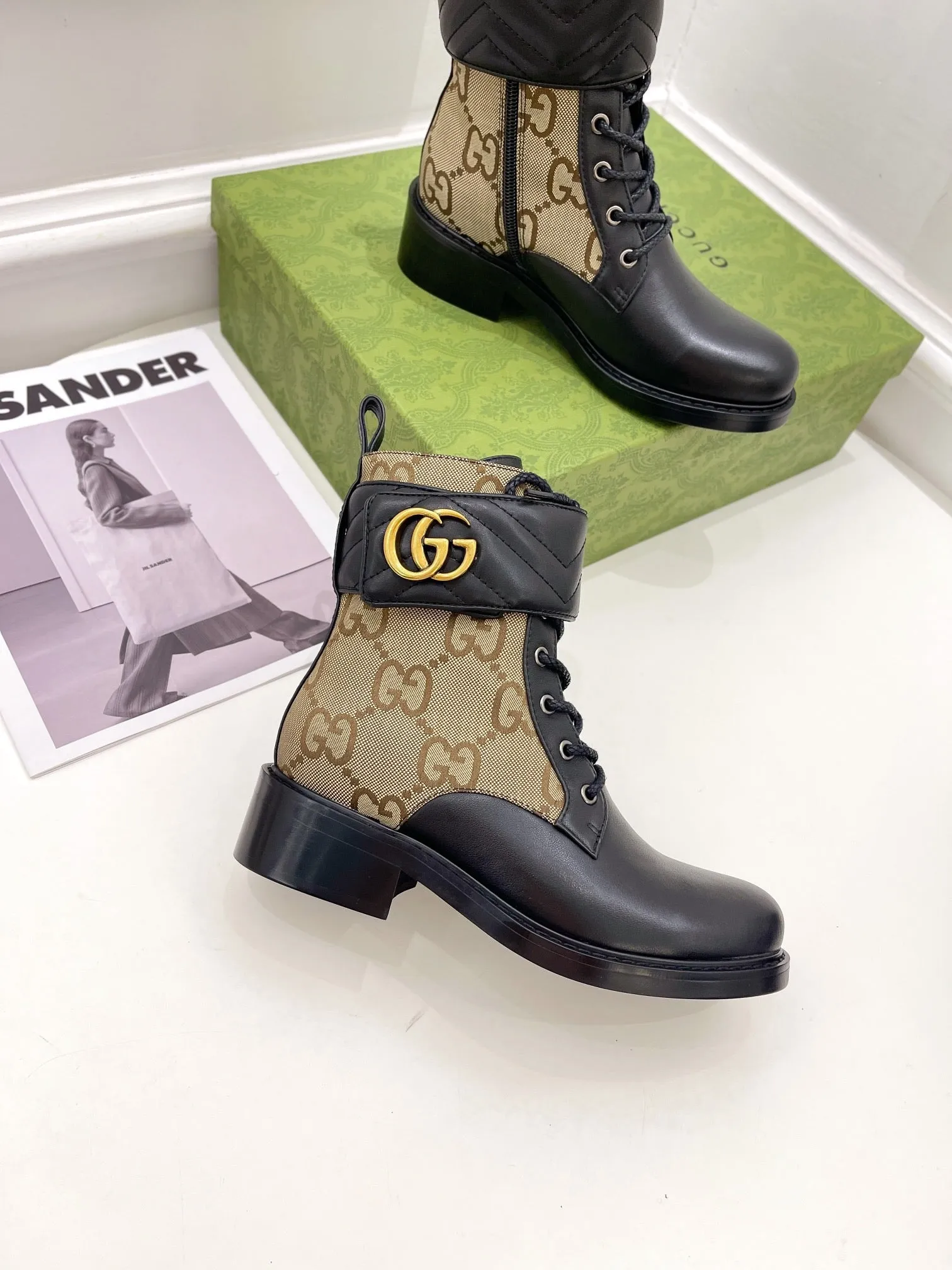 New Shoes Adidas SE691  Size 5-10   Material: Cowhide  Lining: Sheep skin Sole: Rubber