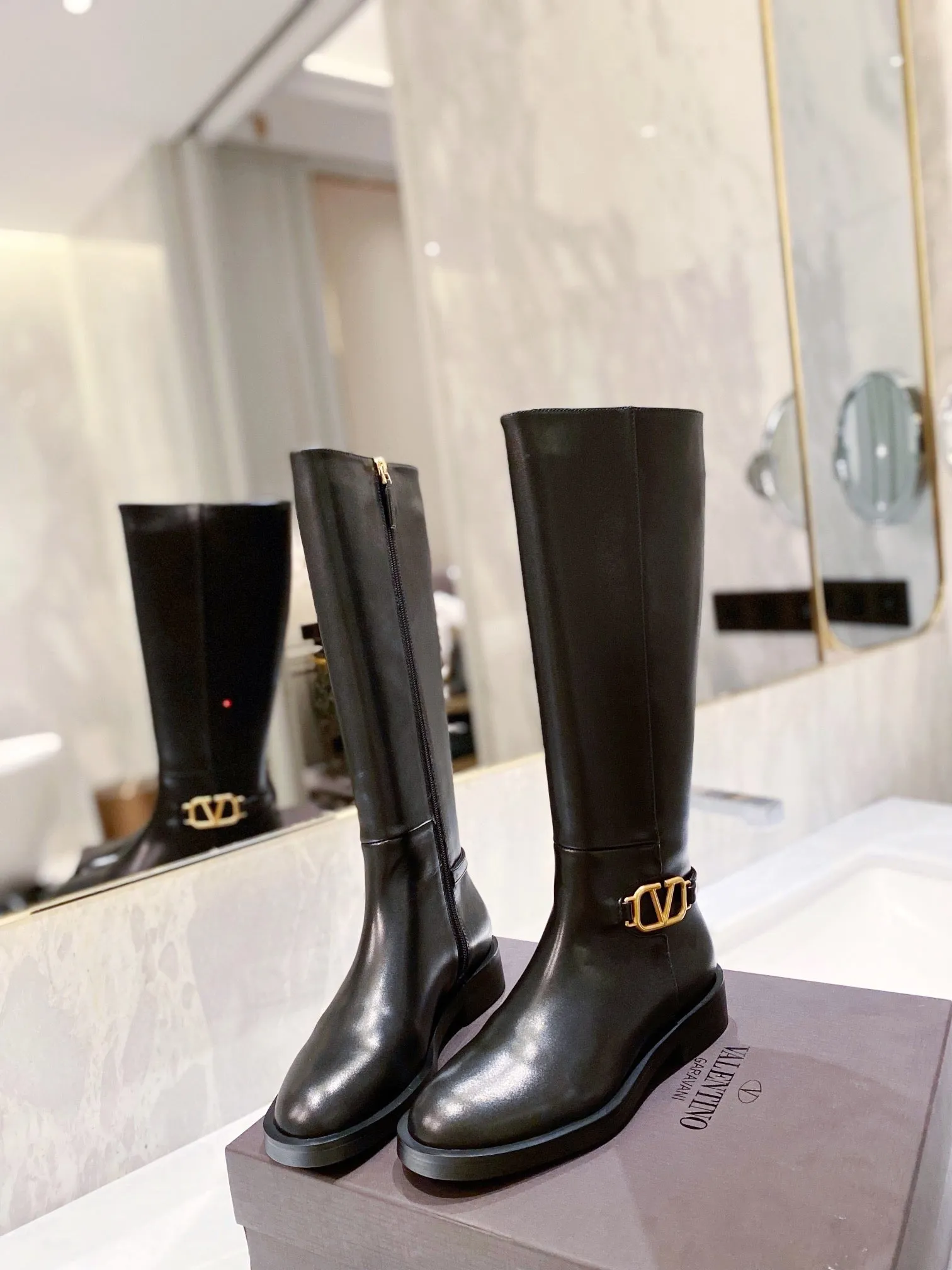 Adidas Adipower Weightlifting Ii Shoe SE774  Size4-11   Material: Cowhide  Lining: Sheep skin Sole: Rubber