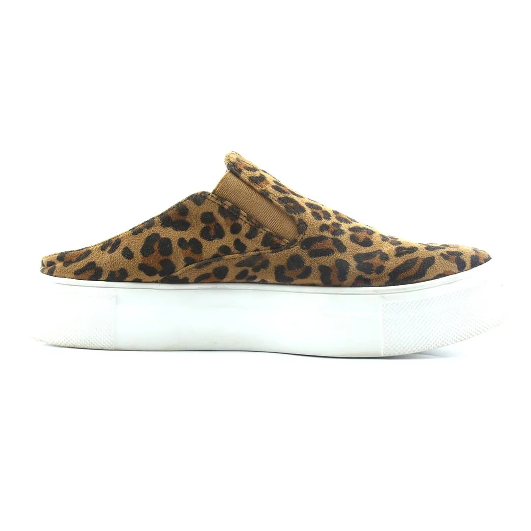 Casual Tennis Shoes VERY VOLATILE .