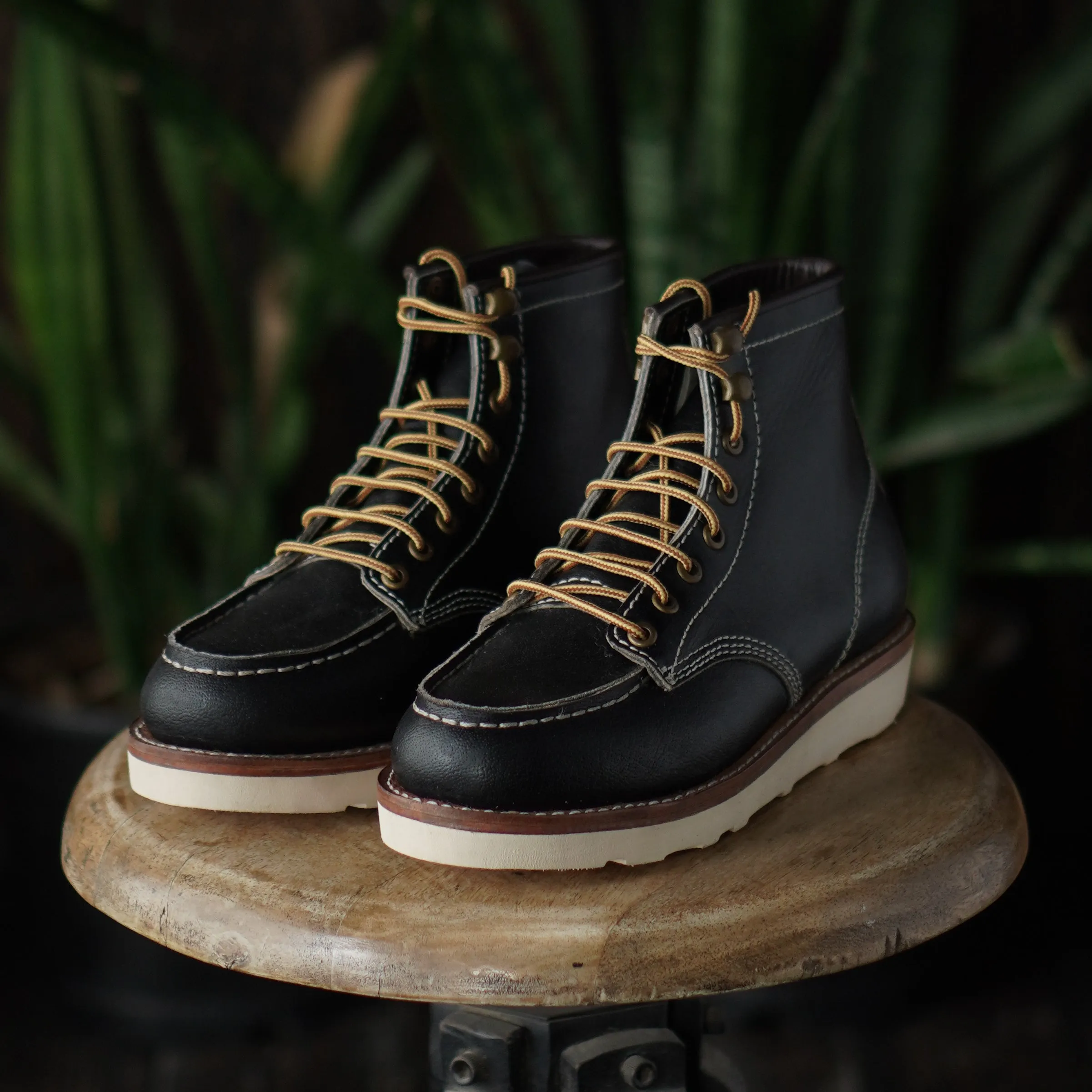 Carhart Work Boots Women Moc-Toe Leather Boots (Raven Black) Goodyear Welted