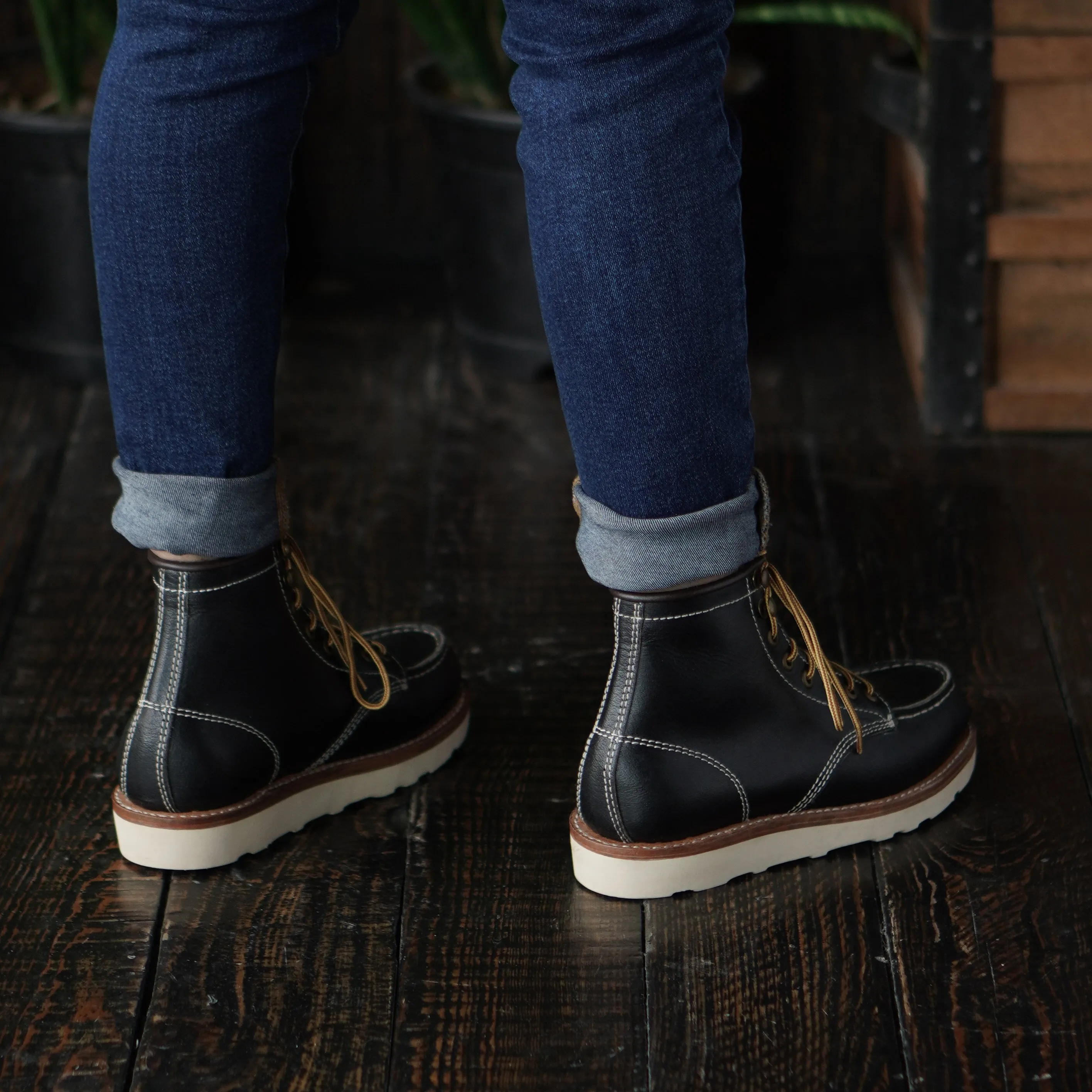 Women Moc-Toe Leather Boots (Raven Black) Goodyear Welted Classic American Work Boots