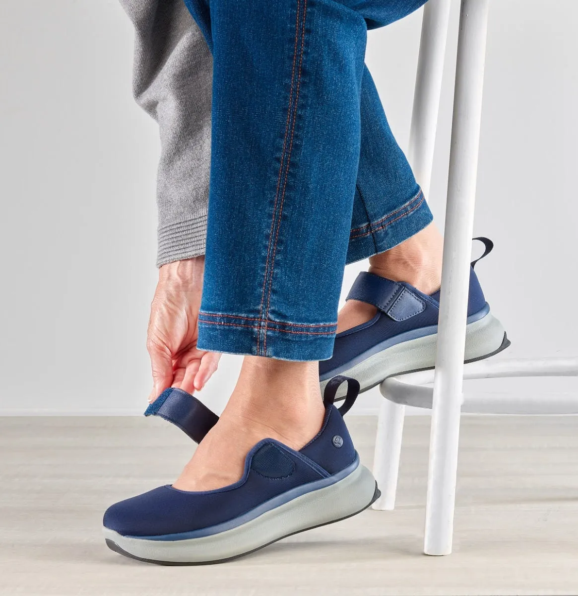 Women's Extra Wide Mary Jane Walking Shoes with Easy Touch Warm Slippers Shoes